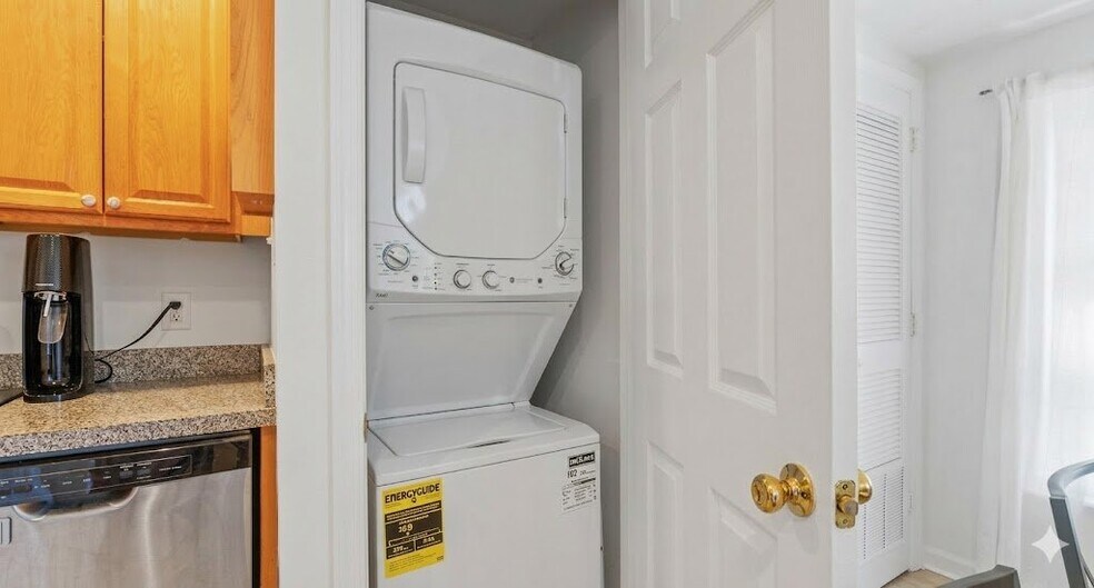 Building Photo - 839 N 20th St