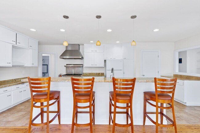 Building Photo - Downtown Napa 3 bed 2 bath single level home