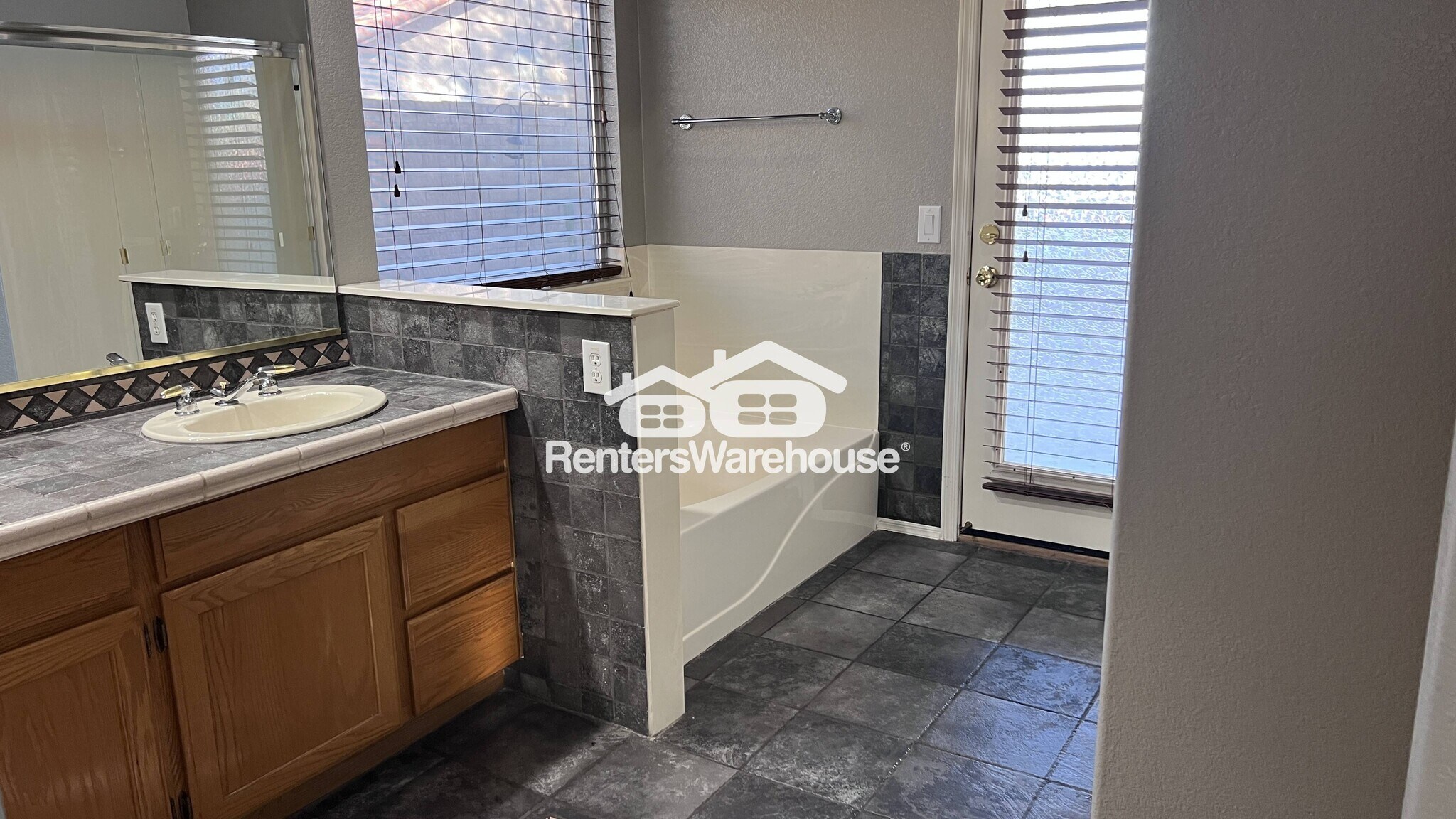 Building Photo - 9842 W Tonopah Dr