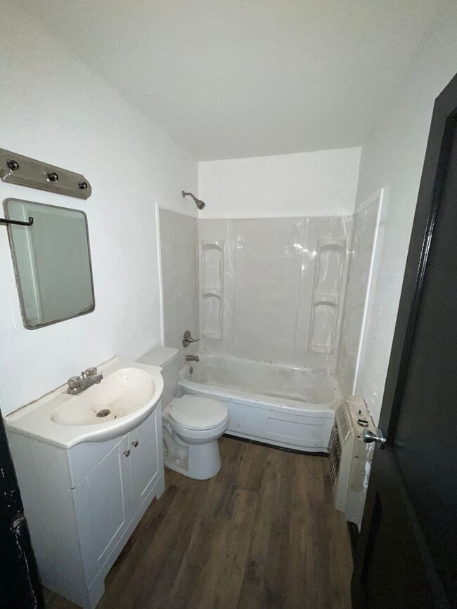 Building Photo - Two Bedroom One Bath Rental $900/month