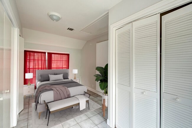 Building Photo - 505 Del Norte St