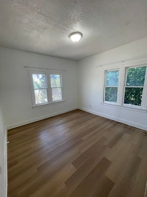 Building Photo - 2229 Vineyard Ave