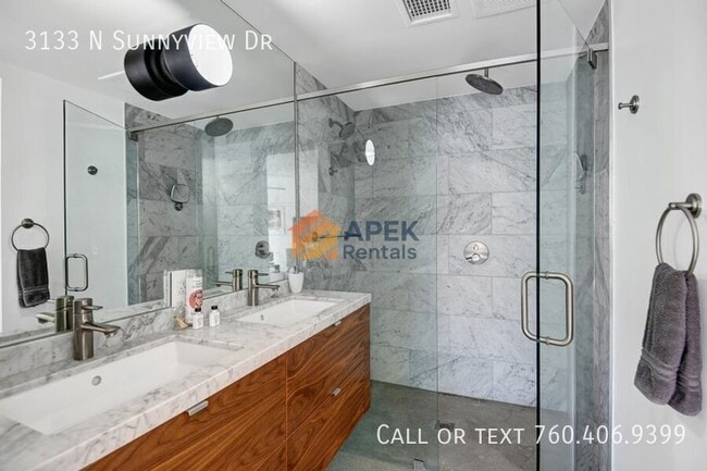 Building Photo - 3133 N Sunnyview Dr