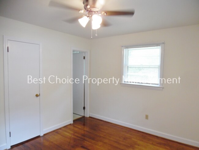 Building Photo - 205 Le Ann Dr