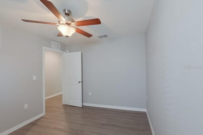 Building Photo - 8656 SW 44th Ct