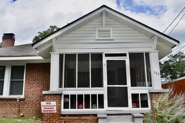 Primary Photo - 929 Church St