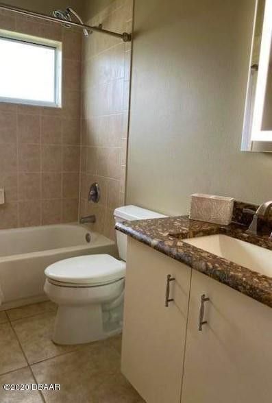 Building Photo - 907 Woodstream Ln