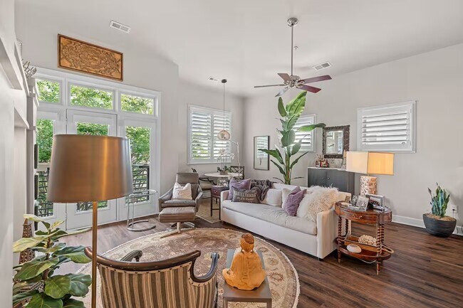 Building Photo - 635 N Alexander St