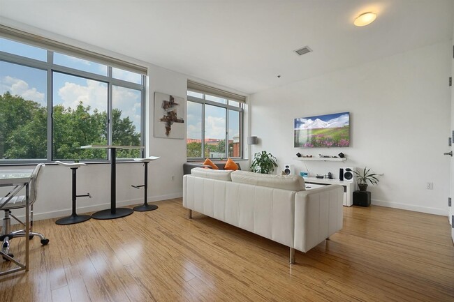 Building Photo - 25 McWilliams Pl