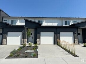 Building Photo - 1 car garage, 2 bed, 2.5 bath Brand Row home