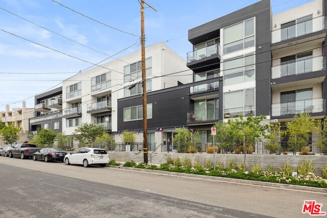 Building Photo - 957 Figueroa Terrace