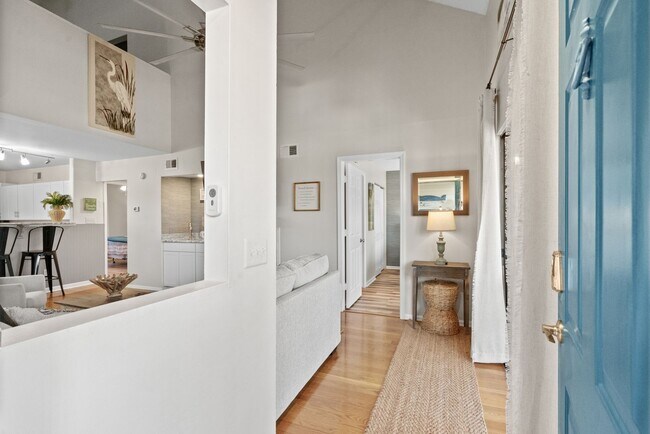 Building Photo - Furnished All-Inclusive 4bed/3bath condo a...