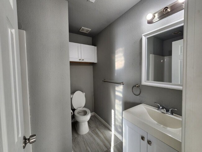 Building Photo - 7642 SW Regional Airport Blvd