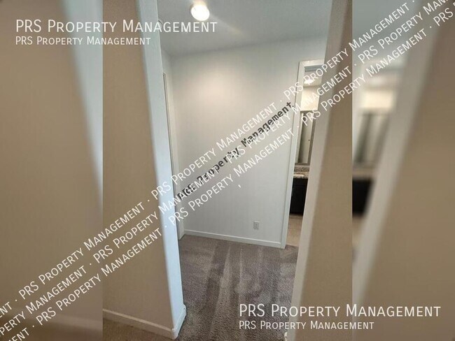 Building Photo - 2658 S Reavis Falls Rd