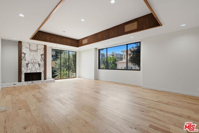Building Photo - 2408 Venus Dr