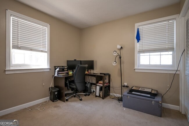 Building Photo - 935 Baxter St