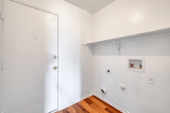 Building Photo - 3415 Crownover St