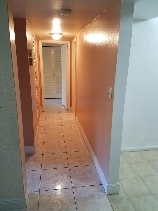 Building Photo - 900 NE 147th St