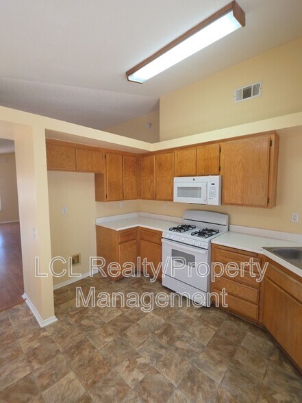 Building Photo - 25673 Hillman Ct