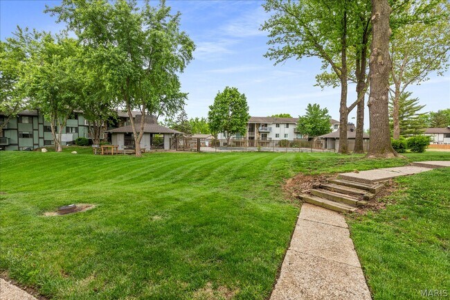 Building Photo - 1722 Gascony Parc Dr