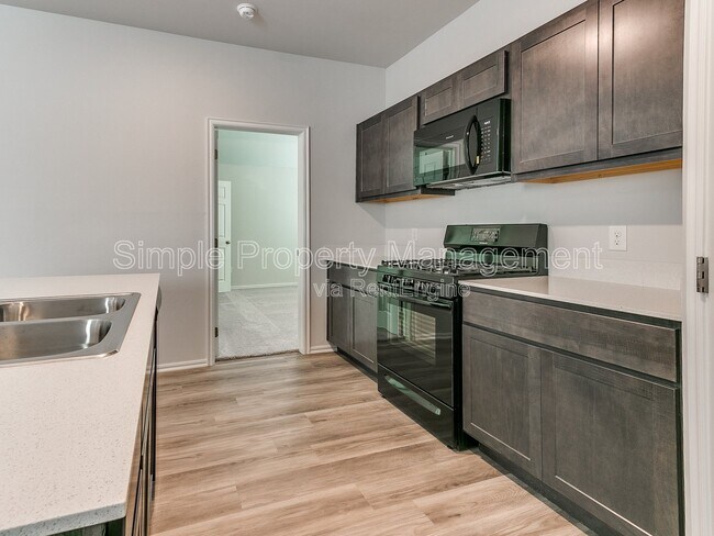 Building Photo - 11520 SW 12th St