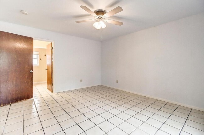Building Photo - 3121 Seafoam Dr