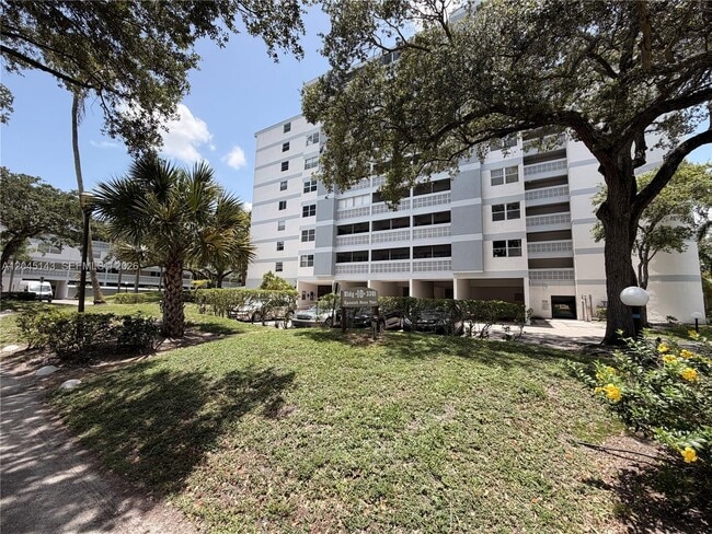 Building Photo - 3301 Spanish Moss Terrace