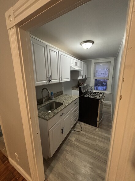 Building Photo - 506 4th St