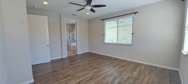 Building Photo - 4719 Sweetwater Pl