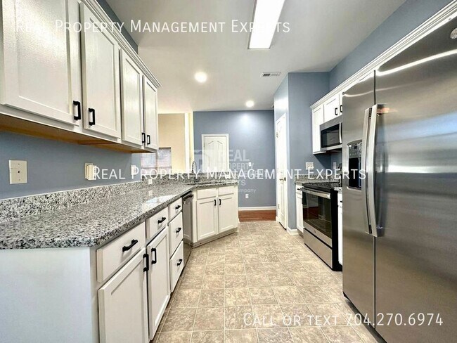 Building Photo - 8815 Firestreak Dr