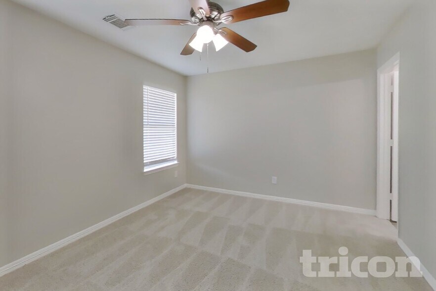 Building Photo - 24307 Hard Wood Dr