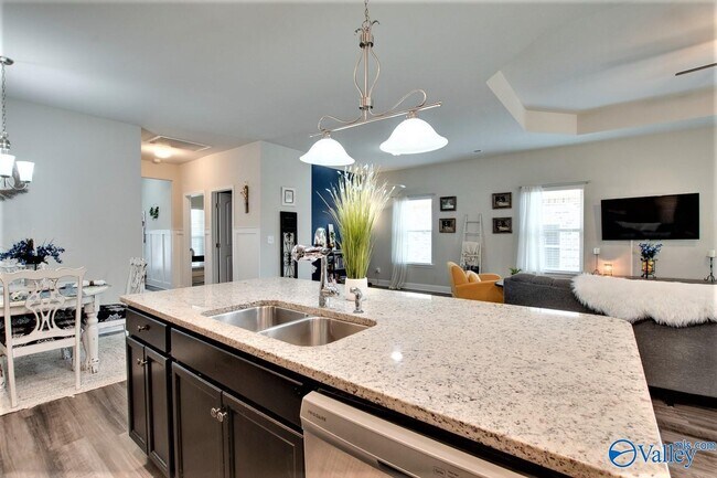 Building Photo - 155 Grey Fawn Trail