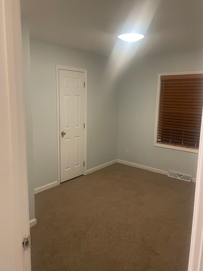 Building Photo - 1221 Calina Ct