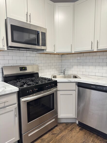 6259 Lakewood 3 bedroom - 6257 Lakewood