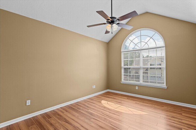 Building Photo - 229 Nicklaus Ct