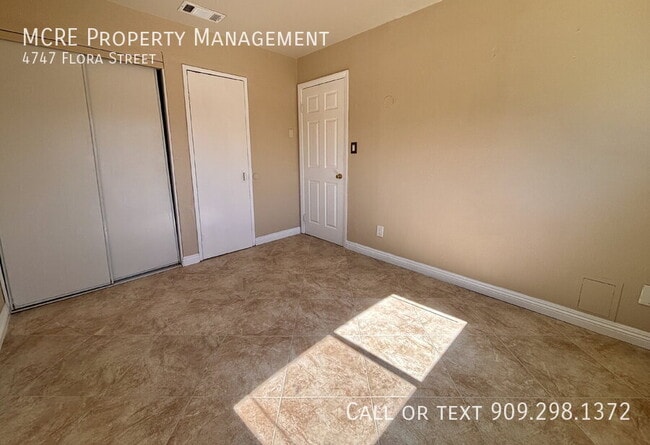 Building Photo - 4747 Flora St