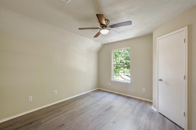 Building Photo - 2802 Austin St