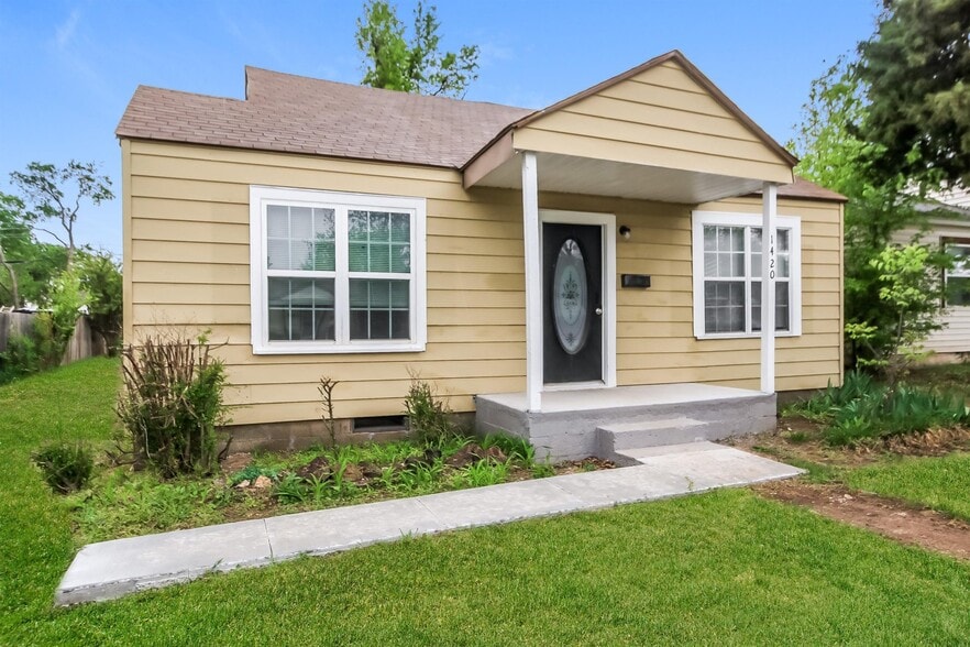 Building Photo - 1420 NW 94th St