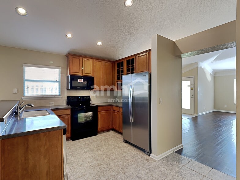 Building Photo - 804 Templeton Ln