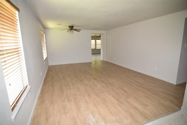 Building Photo - 3906 Pebble Garden Ln