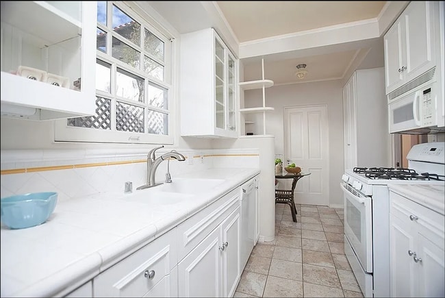 Building Photo - Adorable Loma Portal Bungalow with Fenced ...