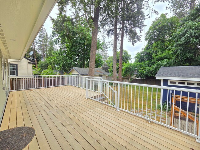 Building Photo - $2,600 - 3 Bed / 2 Bath Beautiful Craftsman Home by Manito Park