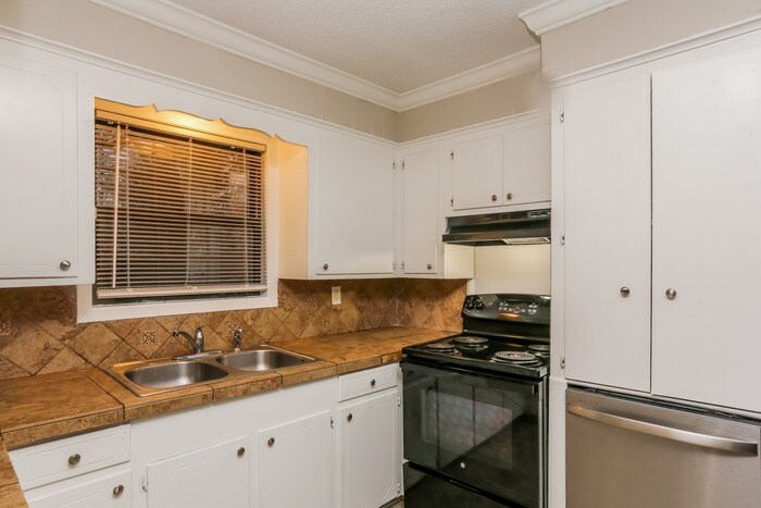 Building Photo - 529 Wolcott Cir