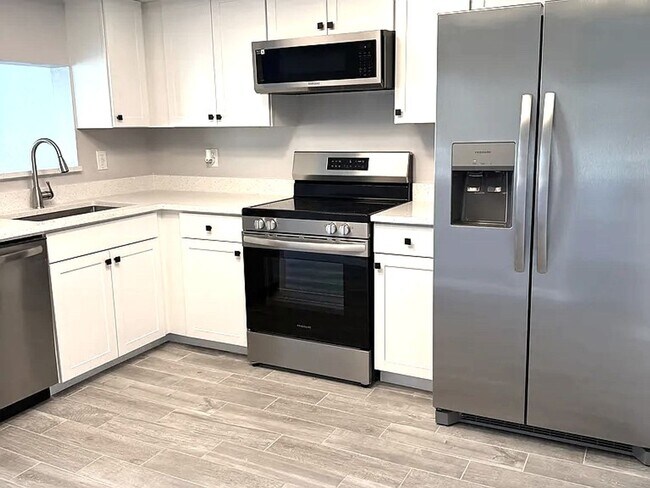 Building Photo - FIRST MONTH RENT FREE@! Immaculate 55+ Condo with Views of Golf Course in N. Ft. Myers