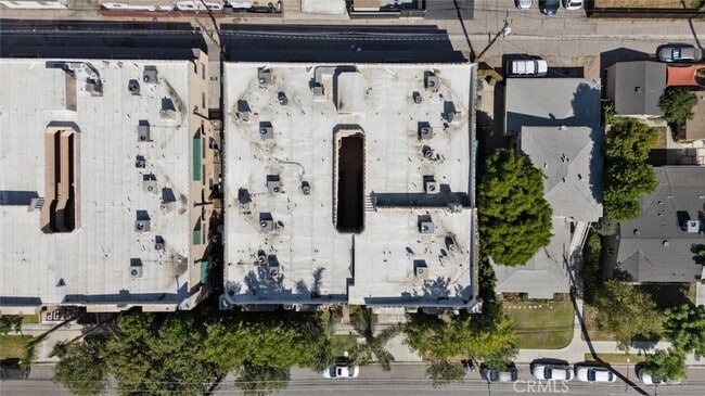 Building Photo - 333 W Alameda Ave