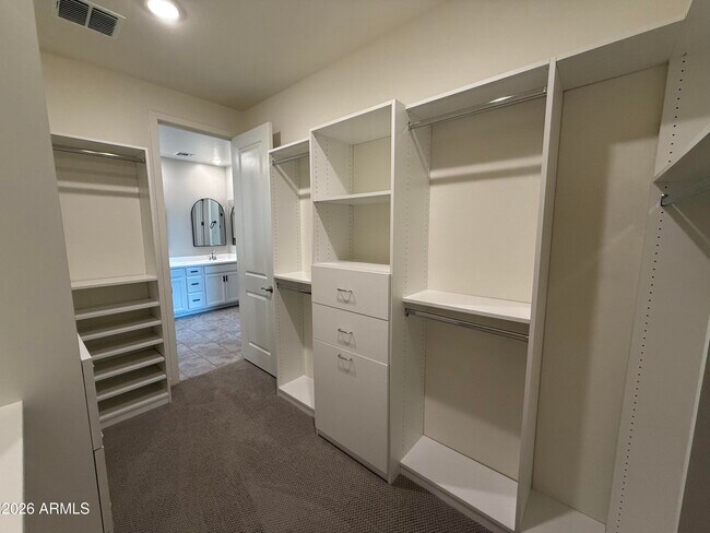 Building Photo - 9458 Thatcher Ave