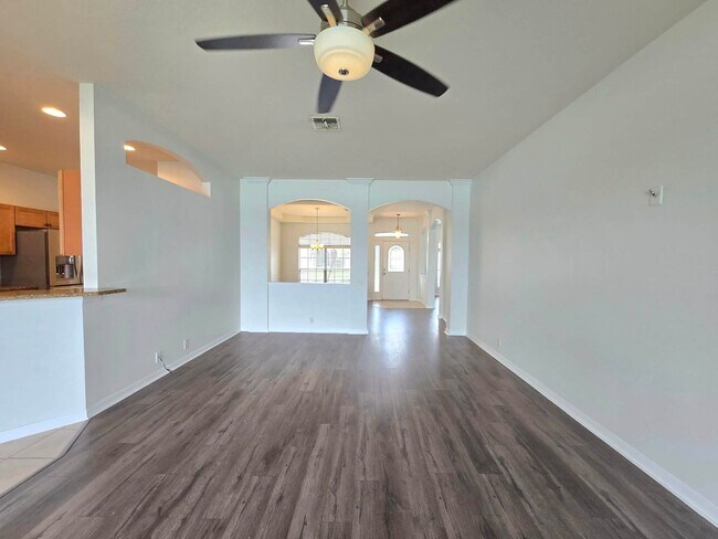 Building Photo - Waterfront home for RENT! 4 bed/2.5 bath