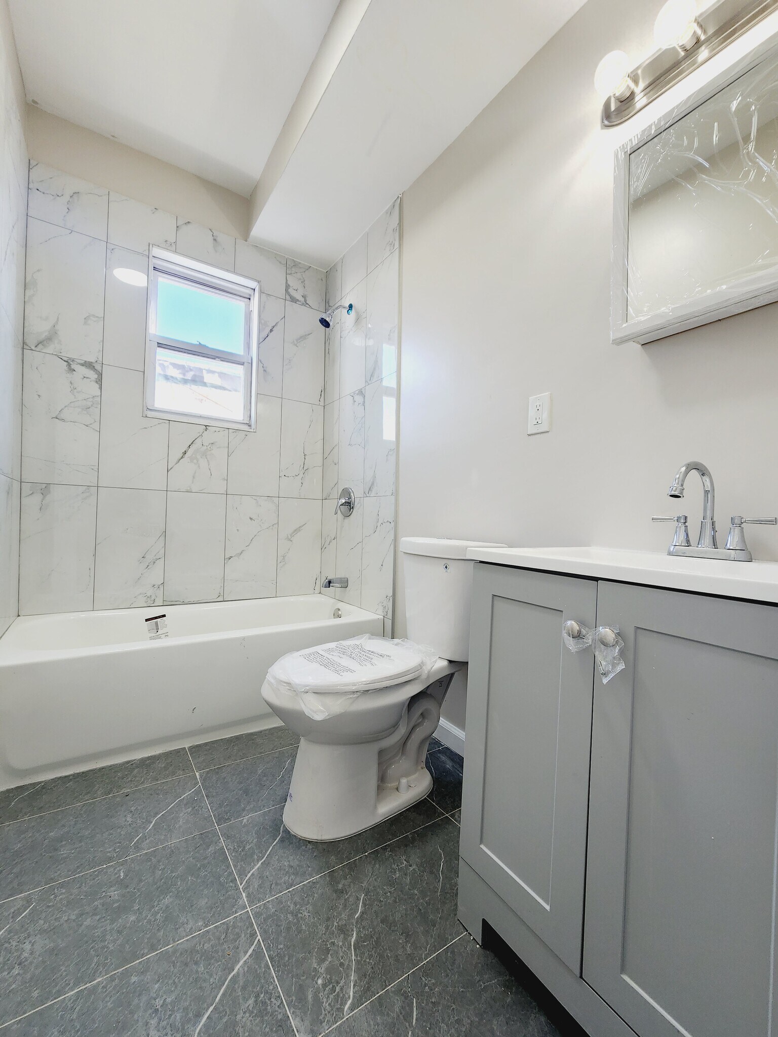 132 Wilkinson Ave 2R - 134 Wilkinson Ave