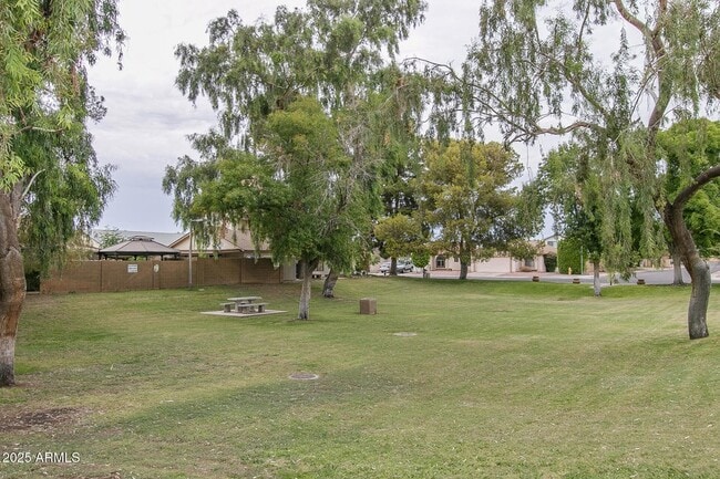 Building Photo - 6450 W Lawrence Ln