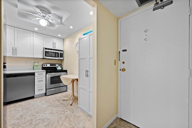 Building Photo - 3540 S Ocean Blvd